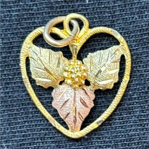 Vintage 10K Gold Tri-Tone Heart Pendant W/ Leaves Black Hills Gold Charm 0.8g